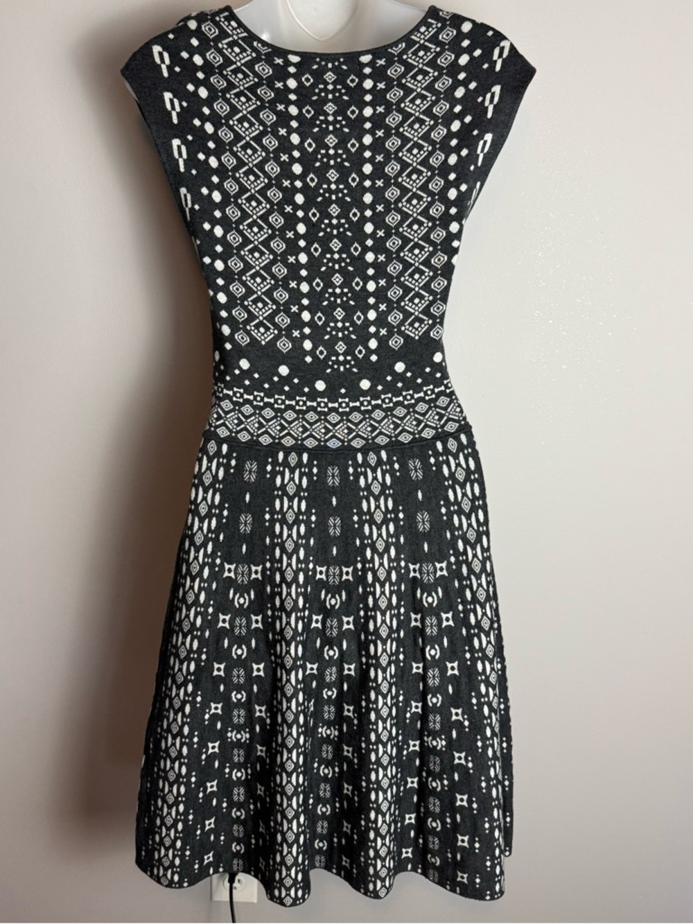 41 Hawthorn NWT Alivia Black And White Midi Length Sweater Dress Size Small - Picture 5 of 8